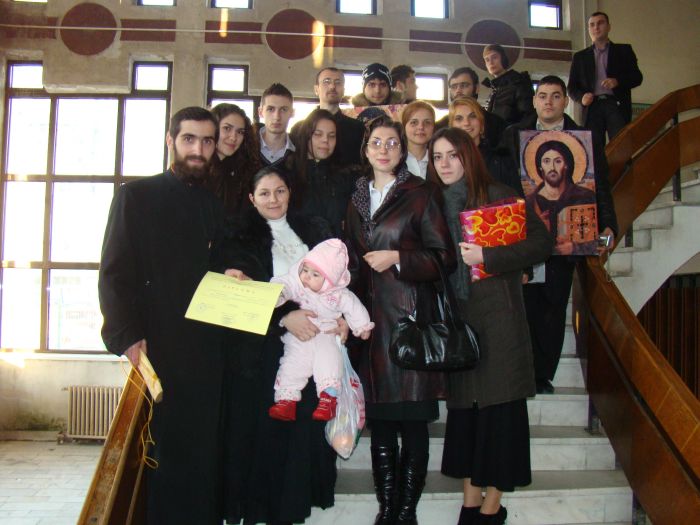 Miercuri 15 decembrie, în amfiteatrul Colegiului Naţional “Nicolae Titluescu” din Mun. Slatina a avut loc cea de-a şaptea ediţie a Festivalului de Obiceiuri şi Tradiţii Creştine Româneşti “Astăzi s-a născut […]