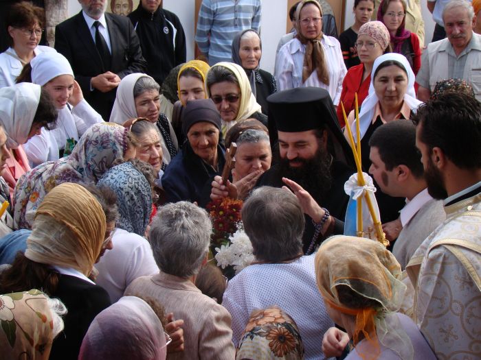 Duminică 12 iunie, când Biserica Ortodoxă a sărbătorit Pogorârea Sfântului Duh, Preasfinţitul Părinte Sebastian a resfinţit biserica Parohiei „Pogorârea Sfântului Duh” din Mun. Slatina, hirotonind întru diacon pe teologul Arsenie Sandu. […]