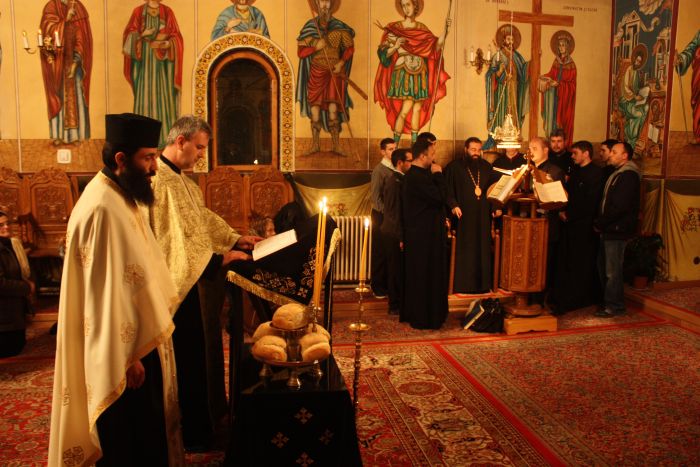 Sâmbătă 17 martie, Preasfinţitul Părinte Sebastian a participat la slujba privegherii de la Mănăstirea Clocociov. S-a cântat alternativ, la două străni − la strana din dreapta corul măicuţelor, iar la […]