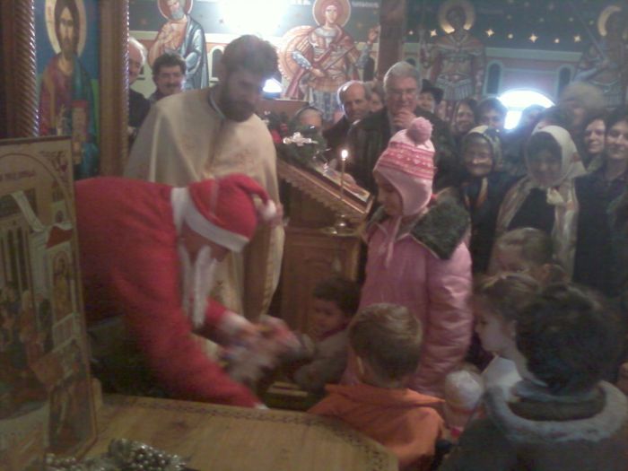 Cu prilejul sărbătorii Naşterii Domnului, copiii din Parohia “Pogorârea Sfântului Duh” din Mun. Slatina au primit din partea Comitetului parohial diverse daruri, în urma  recitării de rugăciuni şi a intonării […]