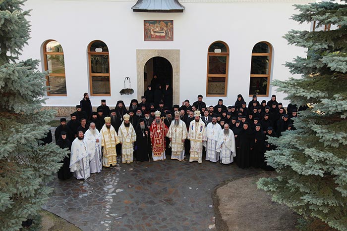 Peste 60 de stareţi şi stareţe din Mitropolia Olteniei s-au întrunit joi, 6 octombrie, la Mănăstirea Tismana, în judeţul Gorj, pentru a discuta probleme de ordin administrativ, moral şi canonic, […]