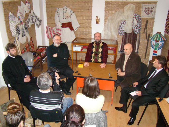 Marţi 28 februarie, la sediul Centrului Judeţean pentru Conservarea şi Promovarea Culturii Tradiţionale Olt a fost prezentat proiectul pe care instituţia gazdă, alături de Direcţia Judeţeană pentru Cultură şi Patrimoniu […]