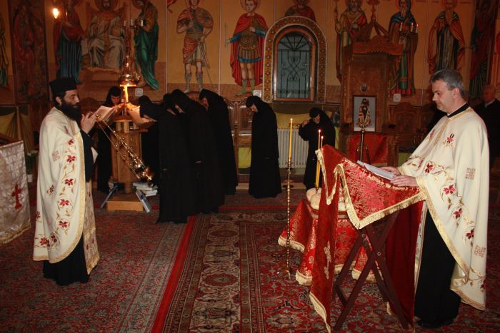 Sâmbătă 24 martie, Preasfinţitul Părinte Sebastian a participat la slujba privegherii de la Mănăstirea Clocociov. S-a cântat alternativ, la două străni − la strana din dreapta corul măicuţelor, iar la […]