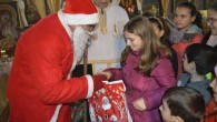 Zeci de copii, dar şi vârstnici din Parohia Izvoru au primit daruri de la Moş Crăciun în ajunul Naşterii Domnului şi în ziua praznicului. La final, preotul paroh Constantin Neacșa […]